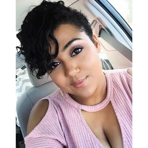 Meet your Posher, Daniela